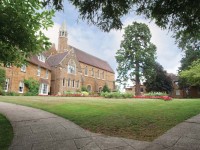 Bloxham_exterior1