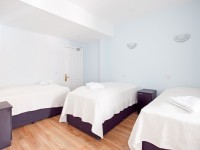 Superior_triple_room_01